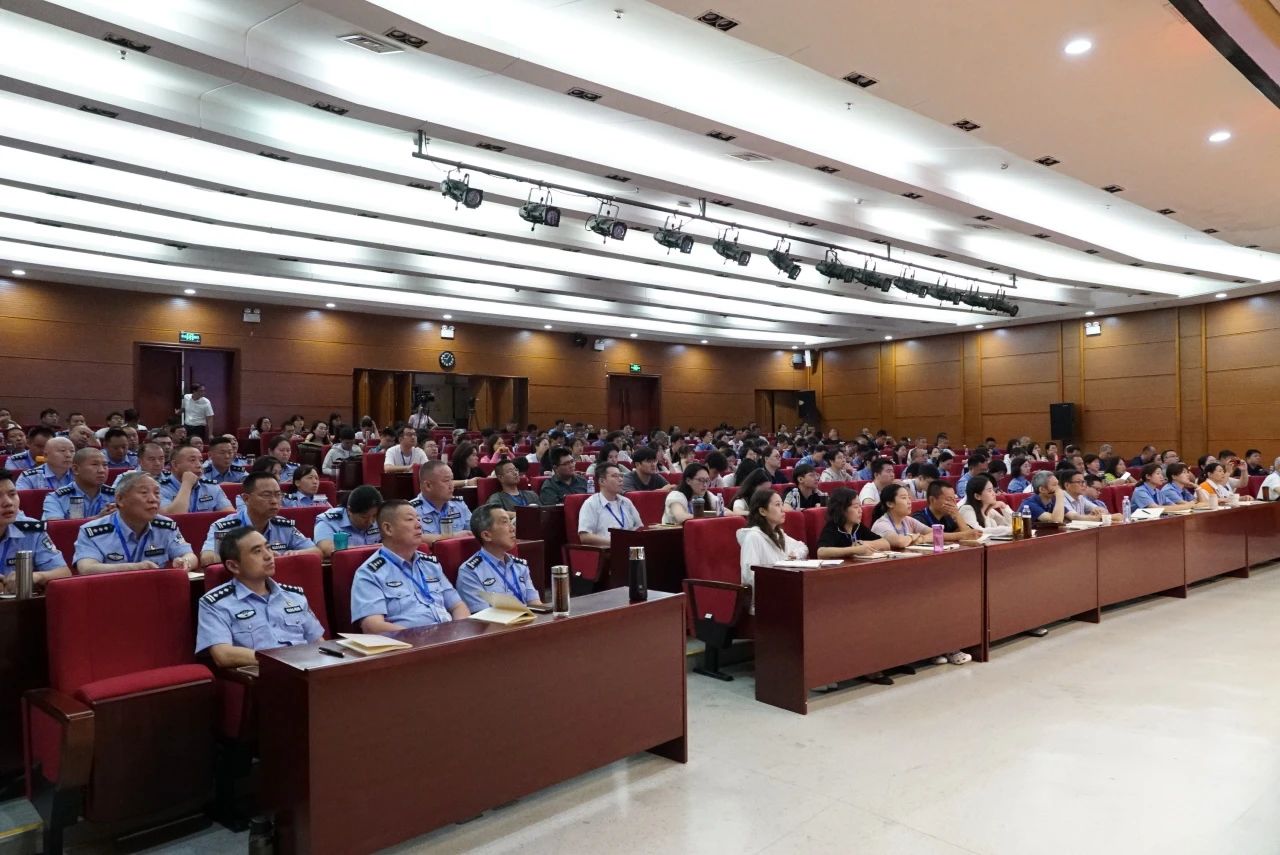 大别山讲堂 学员.jpg 大别山讲堂 学员.jpg
