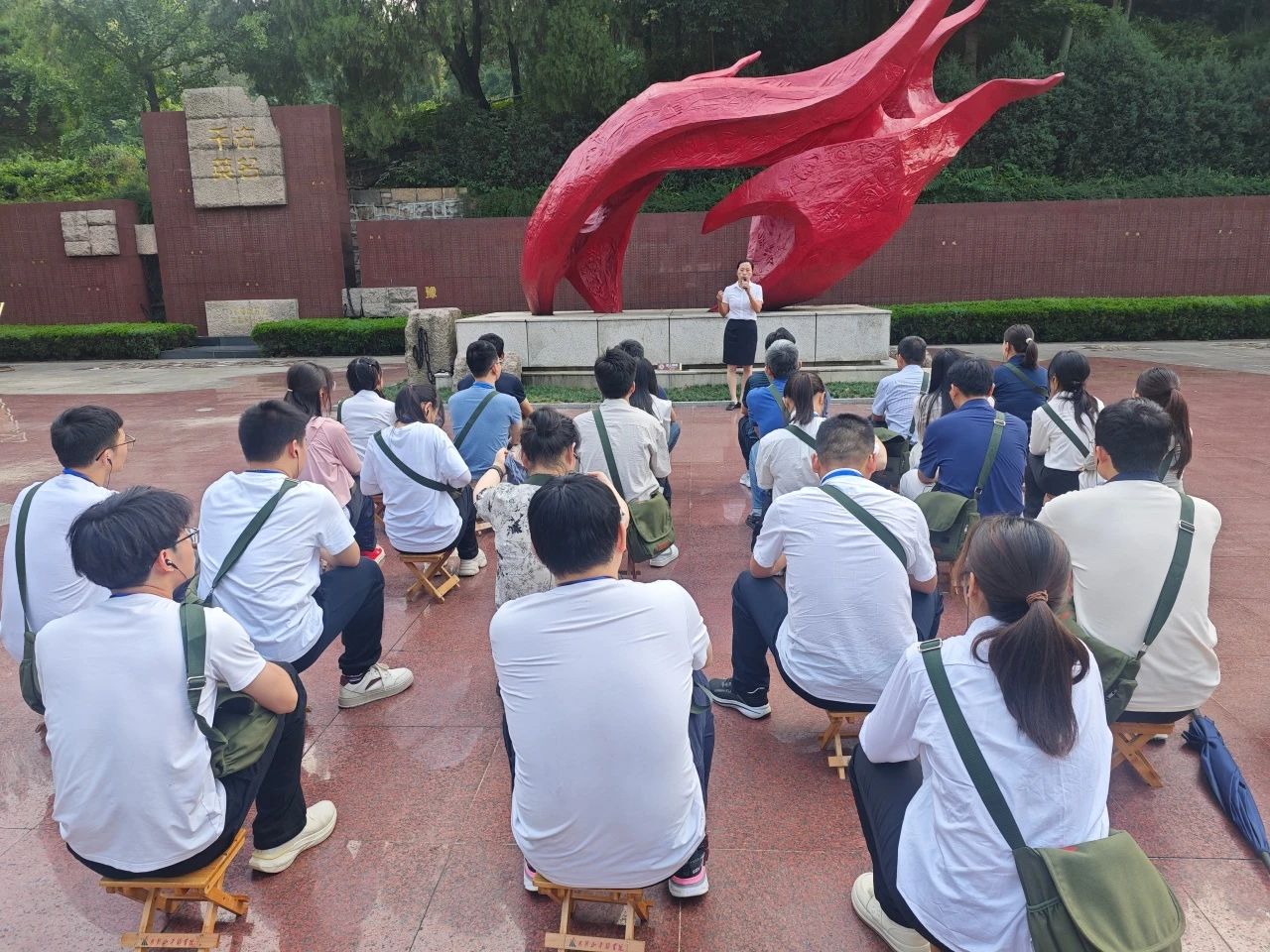 2 华中师范大学.jpg