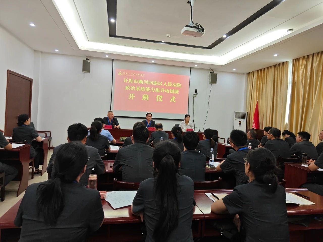 6 郑州市社会组织服务中心.jpg 6 郑州市社会组织服务中心.jpg